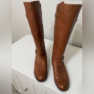 Naturalizer boots. Light brown leather. Size 10 Rounded toe. 1” block heels